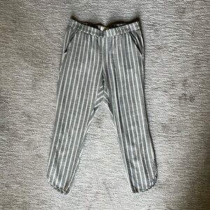 Marine Layer Allison pant. Grey stripes. Size small.